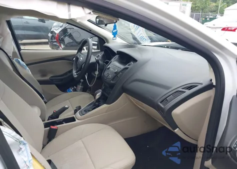 2018 Ford Focus Se z USA, uszkodzony, nr VIN 1FADP3F24JL247003